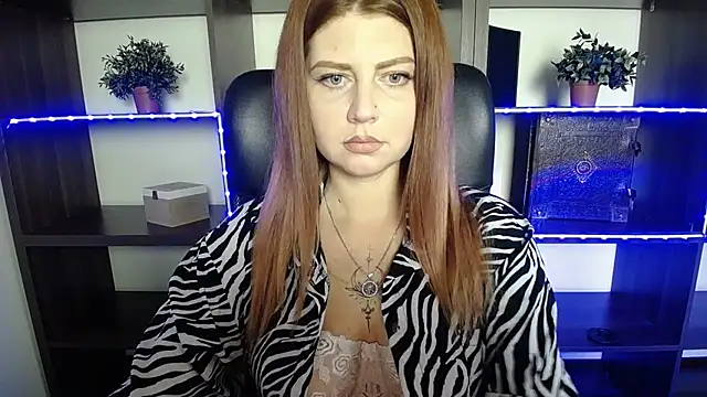 Snapshot of Lizzy_Love chatting on 03/12/25, 08:09 Lizzy Love online show from 03/12/25, 08:09