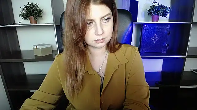 Snapshot of Lizzy_Love chatting on 03/14/25, 07:55 Lizzy Love online show from 03/14/25, 07:55