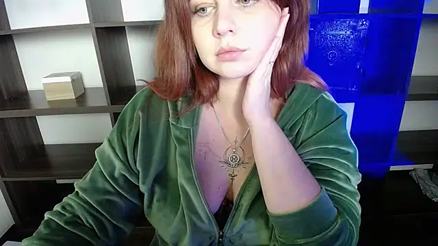 Snapshot of Lizzy_Love chatting on 02/01/25, 01:34 Lizzy Love online show from 02/01/25, 01:34
