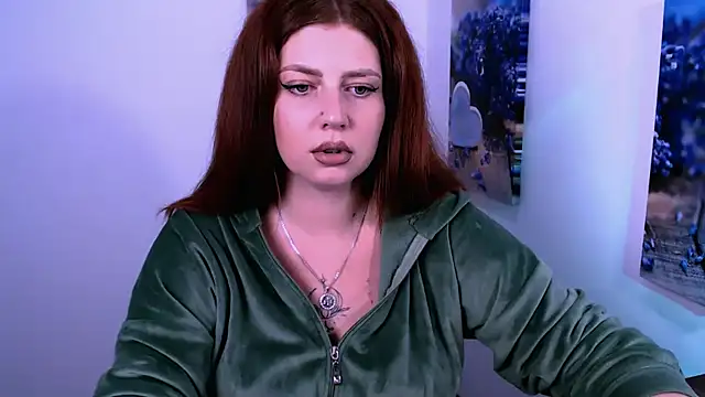 Snapshot of Lizzy_Love chatting on 10/08/25, 11:12 Lizzy Love online show from 10/08/25, 11:12