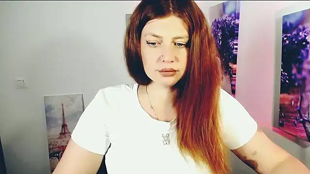 Snapshot of Lizzy_Love chatting on 07/18/26, 12:36 Lizzy Love online show from 07/18/26, 12:36