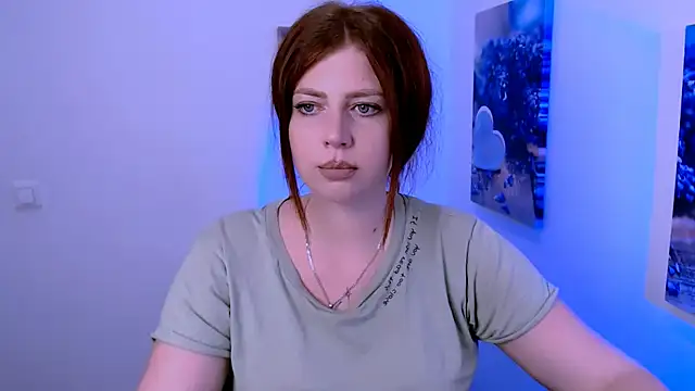 Snapshot of Lizzy_Love chatting on 09/30/25, 01:17 Lizzy Love online show from 09/30/25, 01:17