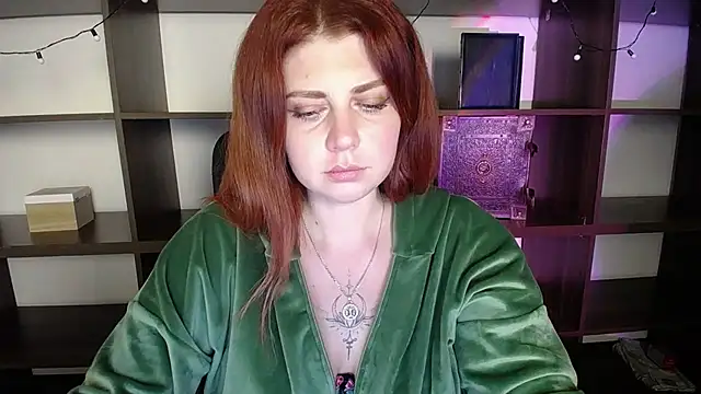 Snapshot of Lizzy_Love chatting on 02/01/25, 05:18 Lizzy Love online show from 02/01/25, 05:18