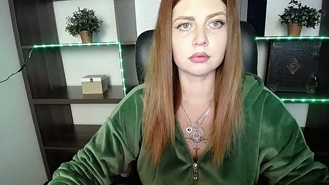 Snapshot of Lizzy_Love chatting on 03/18/25, 07:12 Lizzy Love online show from 03/18/25, 07:12