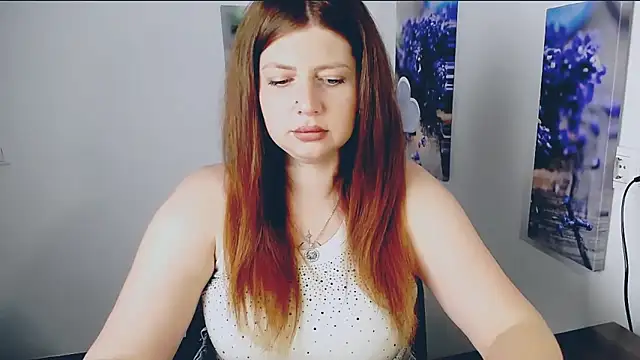 Snapshot of Lizzy_Love chatting on 06/19/26, 10:43 Lizzy Love online show from 06/19/26, 10:43