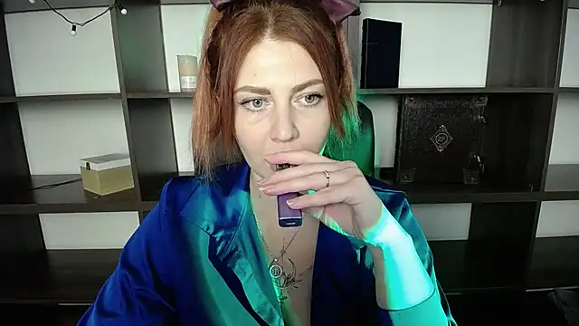 Snapshot of Lizzy_Love chatting on 02/15/25, 02:11 Lizzy Love online show from 02/15/25, 02:11