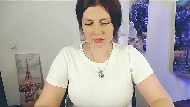 Snapshot of Lizzy_Love chatting on 07/26/26, 12:45 Lizzy Love online show from 07/26/26, 12:45