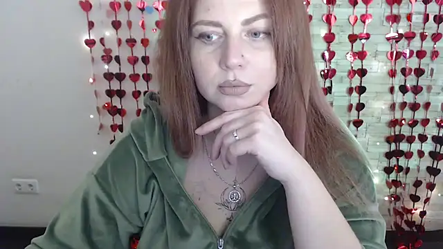 Snapshot of Lizzy_Love chatting on 02/12/25, 01:16 Lizzy Love online show from 02/12/25, 01:16