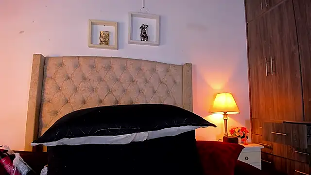 allisson m online show from 04/10/26, 12:12