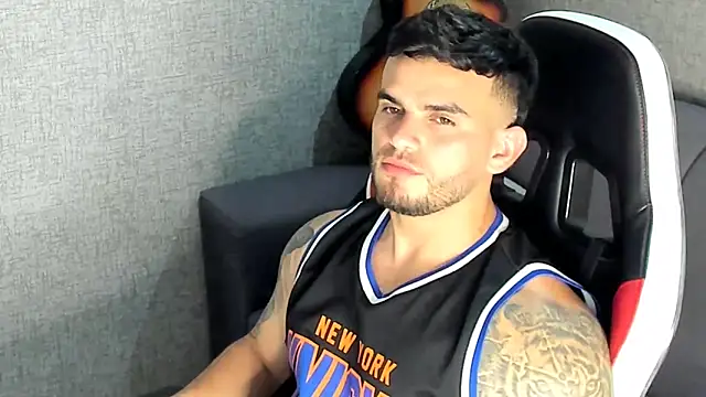 Ricardogo19 online show from 11/11/25, 11:20