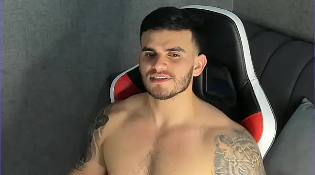 Snapshot of Ricardogo19 chatting on 02/26/25, 02:52 Ricardogo19 online show from 02/26/25, 02:52