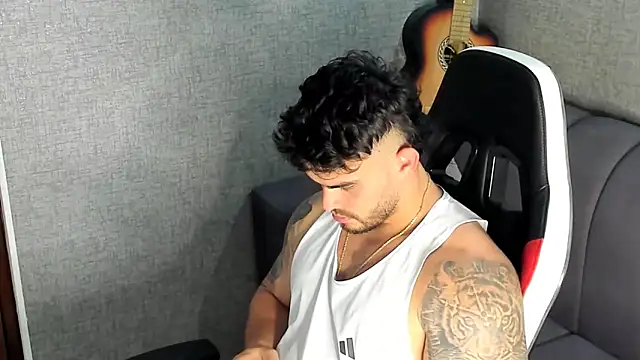 Ricardogo19 online show from 10/21/25, 09:36