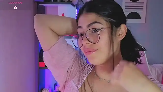 Snapshot of LoaLuxury chatting on 02/26/26, 04:29 LoaLuxury online show from 02/26/26, 04:29