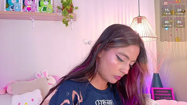 Snapshot of emily_bank chatting on 05/11/26, 08:39 emily bank online show from 05/11/26, 08:39