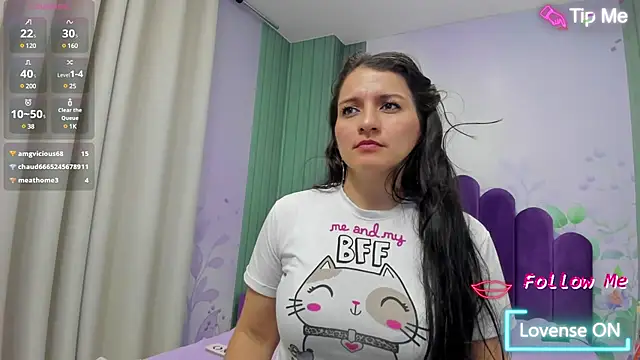 Snapshot of Emelyross_ chatting on 02/25/25, 12:03 Emelyross online show from 02/25/25, 12:03