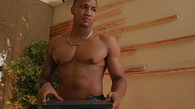 Logan Varela online show from 10/26/25, 01:06