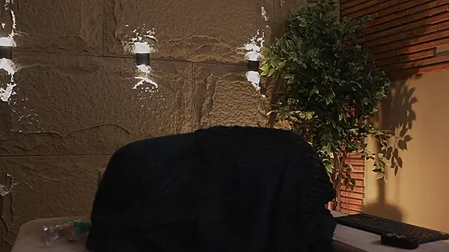 Logan Varela online show from 11/16/25, 12:26