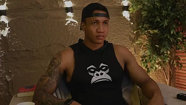 Logan Varela online show from 11/29/25, 02:06