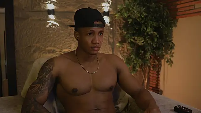 Logan Varela online show from 10/22/25, 01:10