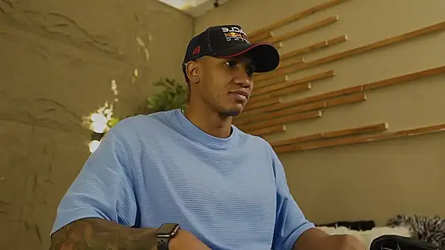 Logan Varela online show from 02/15/26, 03:33