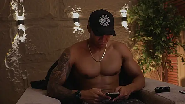 Logan Varela online show from 11/27/25, 12:22