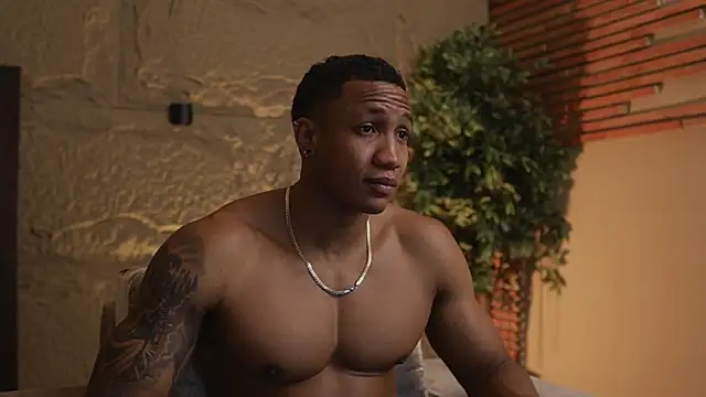 Logan Varela online show from 11/05/25, 12:52