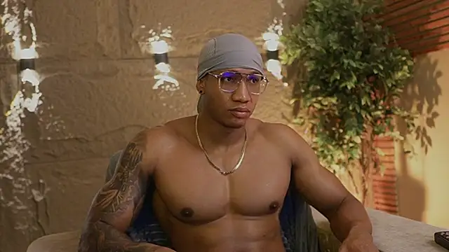 Logan Varela online show from 11/12/25, 12:20