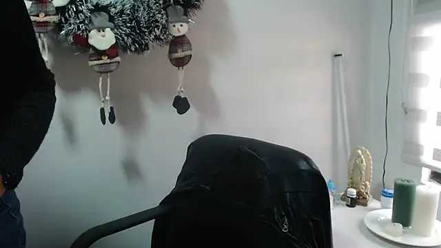 Snapshot of Rebecagiraut chatting on 12/20/25, 12:52 Rebecagiraut online show from 12/20/25, 12:52