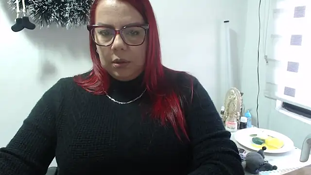 Snapshot of Rebecagiraut chatting on 12/15/25, 01:17 Rebecagiraut online show from 12/15/25, 01:17