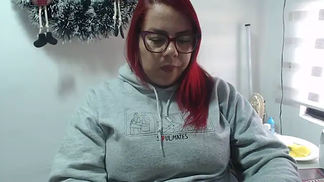 Snapshot of Rebecagiraut chatting on 12/17/25, 01:38 Rebecagiraut online show from 12/17/25, 01:38