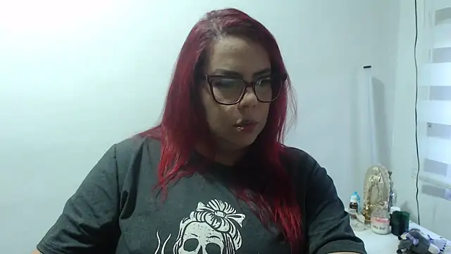 Snapshot of Rebecagiraut chatting on 12/01/25, 11:55 Rebecagiraut online show from 12/01/25, 11:55