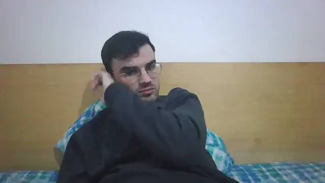 erikamavrik online show from 12/02/25, 10:22