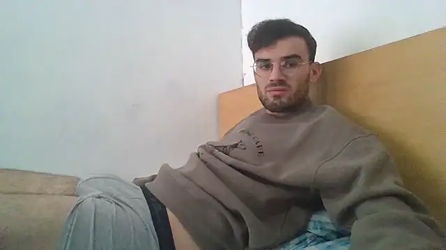 erikamavrik online show from 12/15/25, 08:42