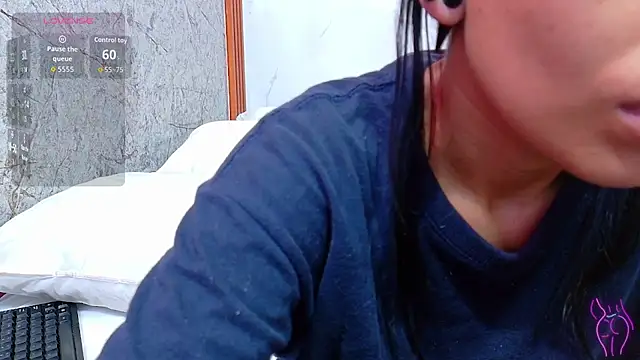 yourcuteneighbourr online show from 07/17/26, 03:04