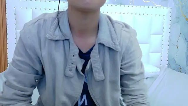 yourcuteneighbourr online show from 01/13/26, 03:10