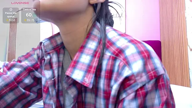 yourcuteneighbourr online show from 04/01/26, 02:46