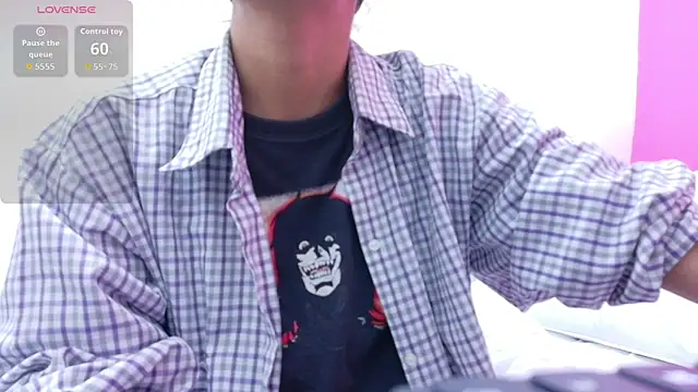 yourcuteneighbourr online show from 12/18/25, 03:00