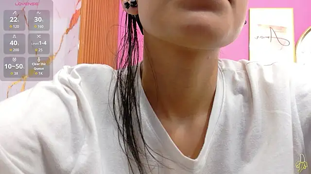 Snapshot of yourcuteneighbourr chatting on 05/28/26, 03:03 yourcuteneighbourr online show from 05/28/26, 03:03