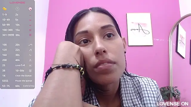 yourcuteneighbourr online show from 03/22/25, 09:24