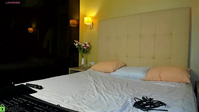 Valerie Woods online show from 03/04/26, 01:13