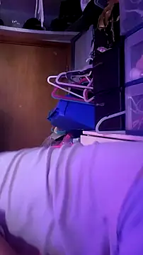 gurlnips online show from 10/18/25, 07:38