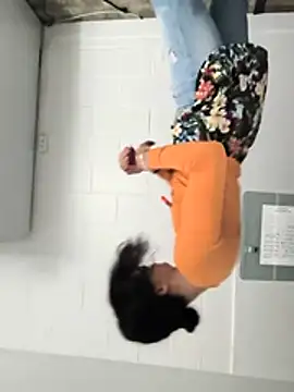 gurlnips online show from 02/05/26, 05:03