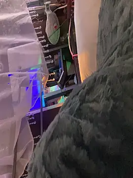 gurlnips online show from 12/02/25, 04:03