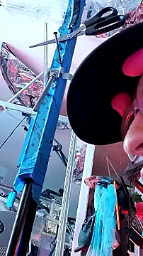 gurlnips online show from 11/11/25, 04:02