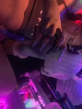 gurlnips online show from 12/01/25, 03:57