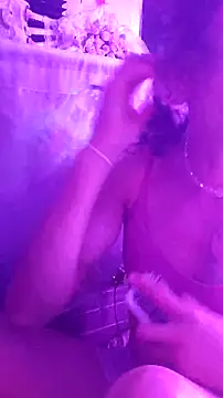 gurlnips online show from 10/07/25, 05:52