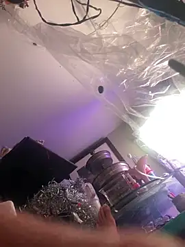 gurlnips online show from 12/04/25, 11:26