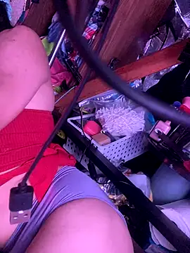 gurlnips online show from 12/05/25, 11:31