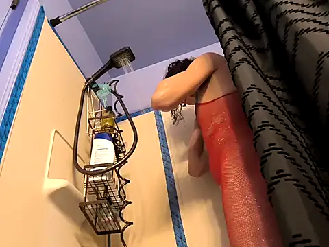 gurlnips online show from 02/17/26, 04:04