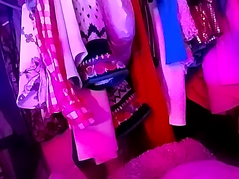 gurlnips online show from 10/14/25, 05:24